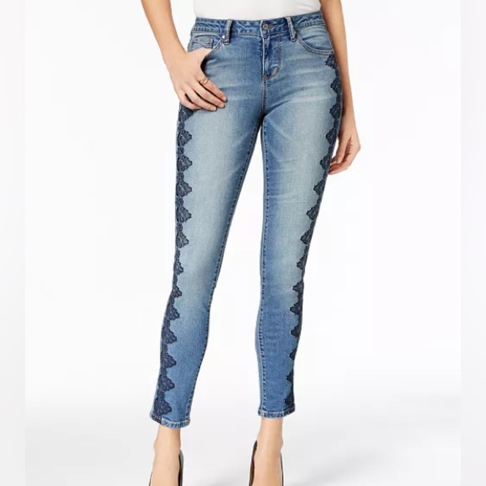 Earl Skinny Jeans with Black Embroidery 0